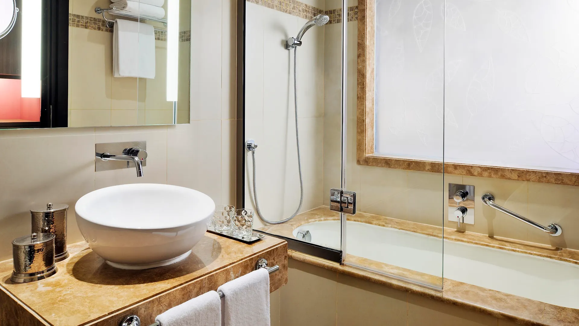 Avani Deira Dubai Hotel 5*,  Birleşik Arap Emirlikleri